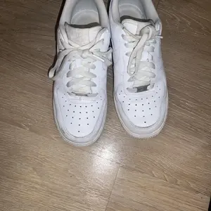 Product Review of SneakERASERS️ Instant Shoe Cleaner: 10 Pack from S**a