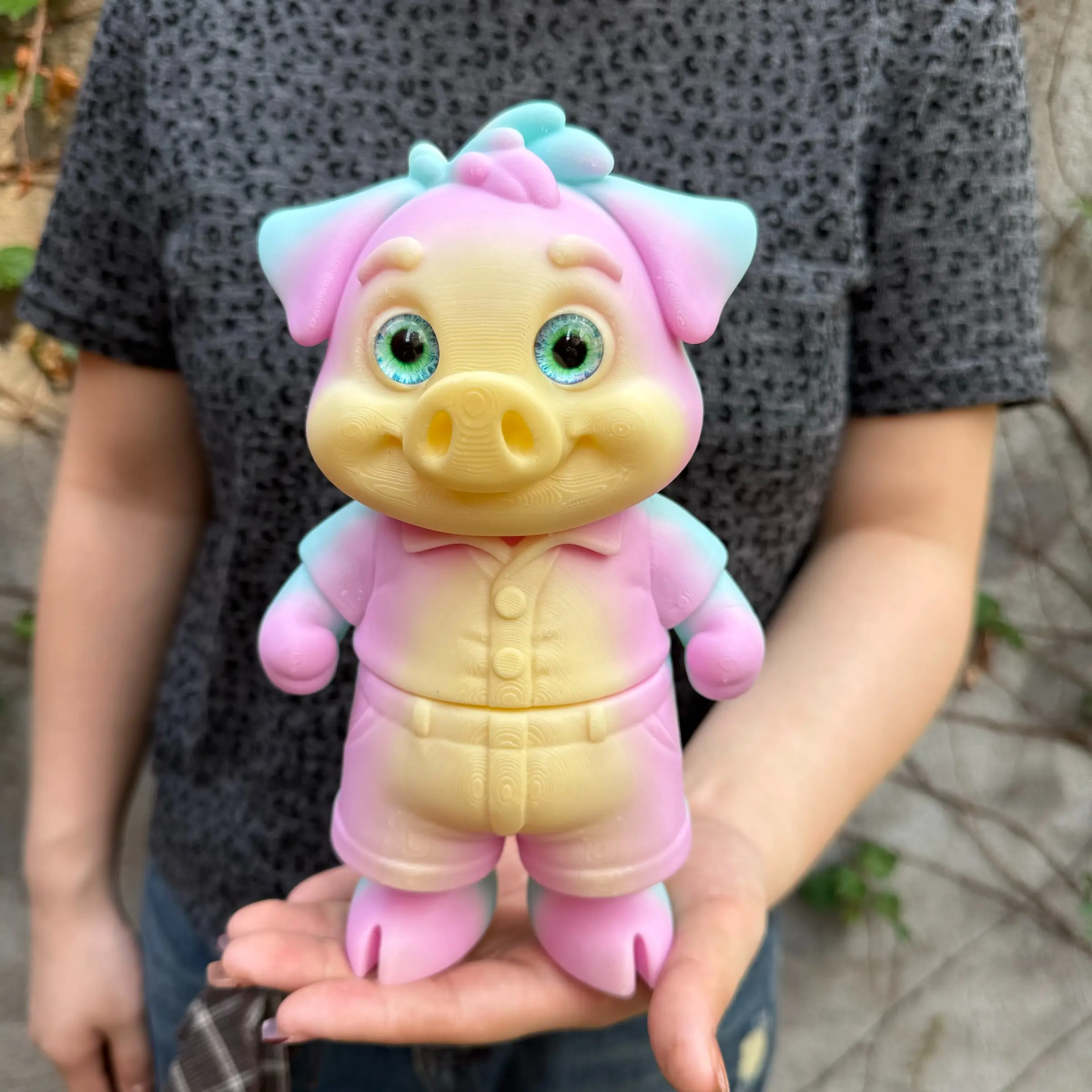 1pc 3D Printed Fun Pig Figurine, Home Decor with Realistic Eyes, Adjustable Joints, Christmas Gift, Party Decoration, 3D Printed Animal Statue, Collectible Figurines, Piggy Ornaments, Cute Collectible Figurines, Collectible Figure Decor