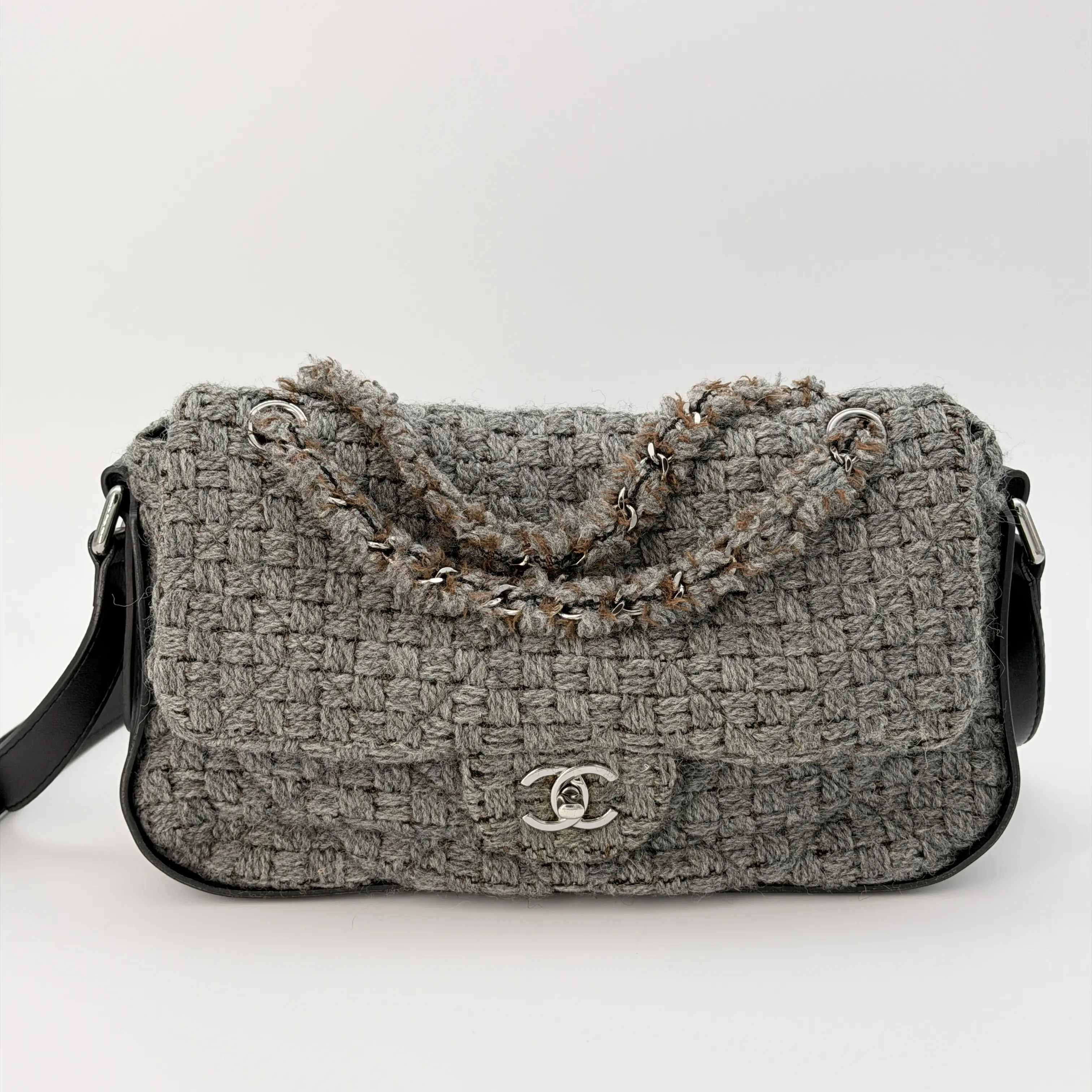 Pre-owned CHANEL tweed Crossbody Bags Grey Flap Crossbody Bag