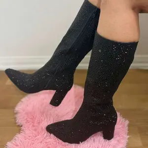 Forever Iceberg Sparkling Knee-High Boots with Chunky Heel and Glitter Finish for Stylish Outfits