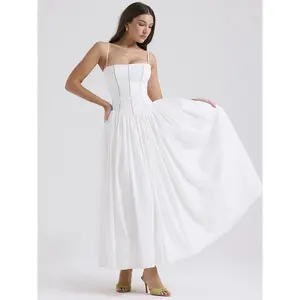 Elegant and gentle slimming floral spaghetti strap dress