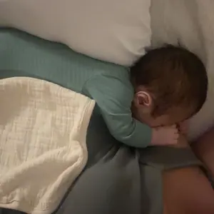 MOMANDA Natrelax Maternity Nursing Tank Tops with Built in Bra Sleeveless Casual Pregnancy Tee V Neck Workout Shirt Postpartum Outfit