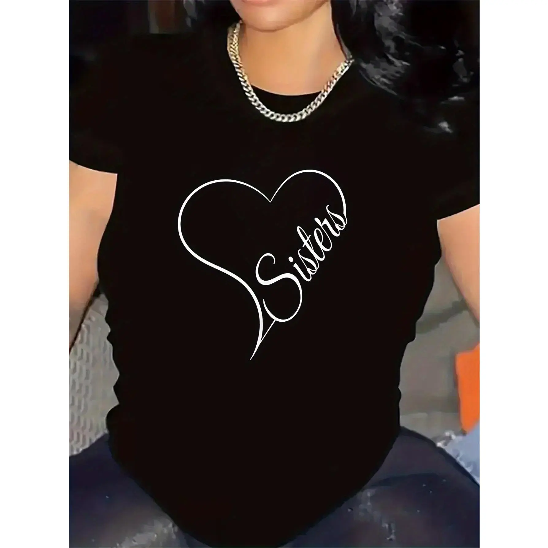 Polyester T-Shirt for Sisters, Ideal for Home Living Room Use, Featuring Durable and Comfortable Design with Stylish Heart Print, Perfect Gift for Family Gatherings and Casual Attire