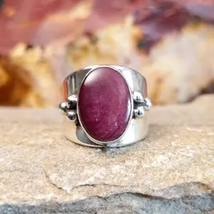 Navajo Made Purple Spiny Oyster Shell Dotted Ring GJ-RNG-0181 Size 5