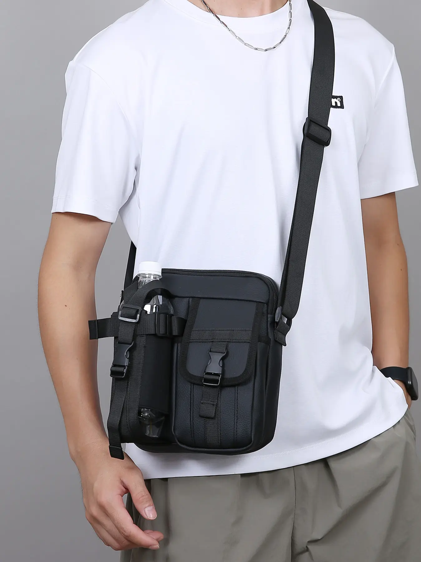 1pc Men's crossbody bag, solid color and clean color, minimalist casual bag, shoulder bag with zipper closure, Zippered sling bag, crossbody messenger bag, suitable for students, work, commuting, shopping