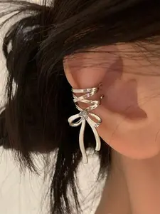 A pair of butterfly ribbon aesthetic ear clips, cold ballet-style ribbon bow ear bone clips without ear holes, student earrings, Non Piercing Jewelry