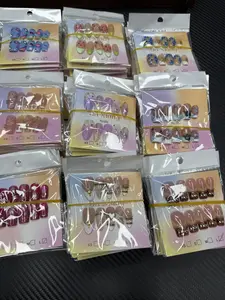 Una(13394)gc.40$ get 20 pairs of random nails. We have different shapes and styles.