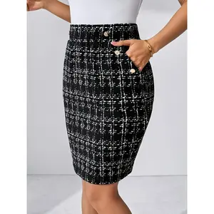 Elegant women’s plaid skirt with pockets and metal buckles, perfect for autumn work, casual daily wear, slim fit, and autumn/winter fashion GARMENTARY
