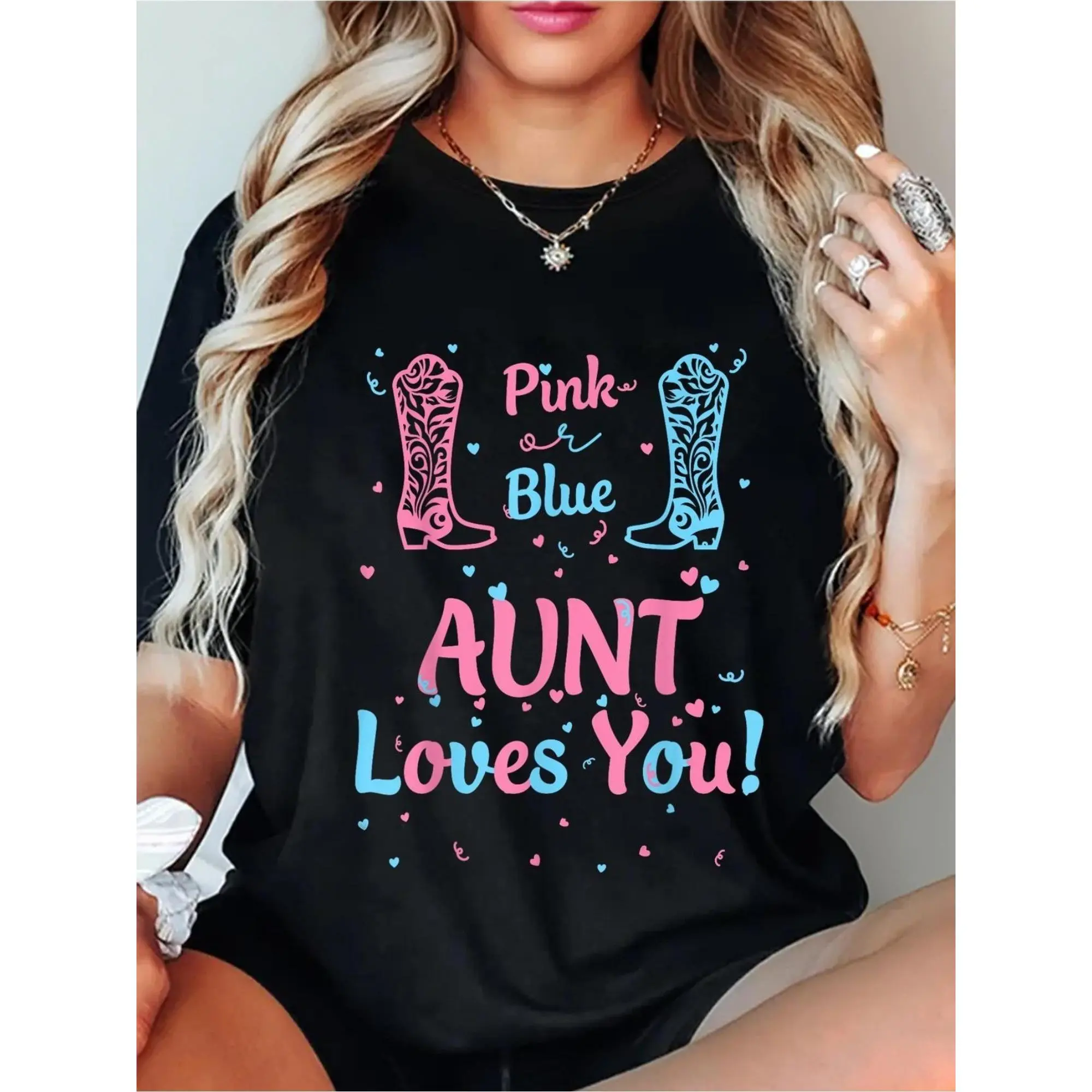 Women's Auntie Gender Reveal Party T-Shirt - Pink & Blue Cow Print with "Aunt UNT Loves You!" Slogan, Comfortable 100% Cotton Crew Neck Top for Family Celebrations & Baby Shower Decorations