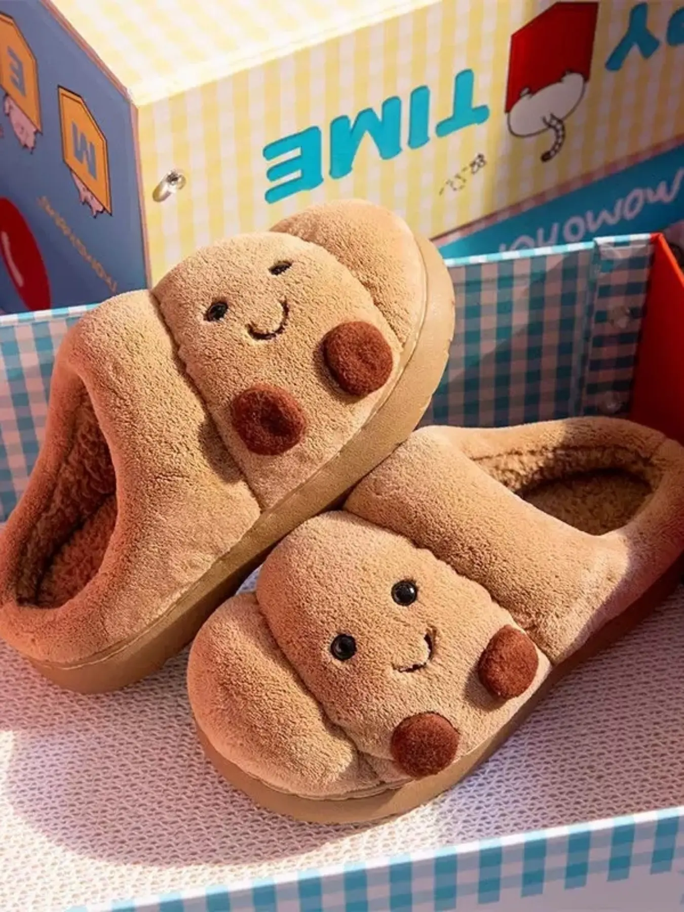 Woman man Funny Croissant Slippers – Cute Cartoon Pastry Design, Fluffy Thick Plush Cozy Warm Slip-On Shoes,Soft Non-Slip Sole, Indoor Outdoor Winter Home Footwear, Comfy Bedroom House Shoes, Unique Holiday Gift, Fuzzy Warm Slippers.