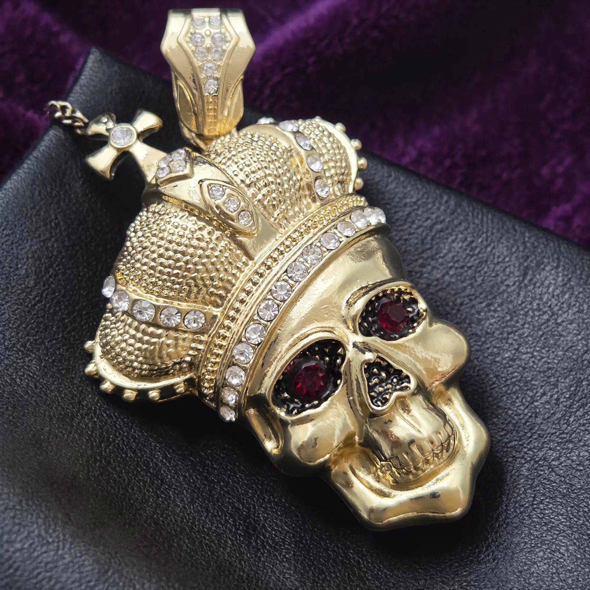 MEN'S HIP HOP STYLE ICED OUT GOLD PLATED LARGE KING CROWNED SKULL FASHION CZ CHARM PENDANT - IT FITS UP TO 15mm CHAIN