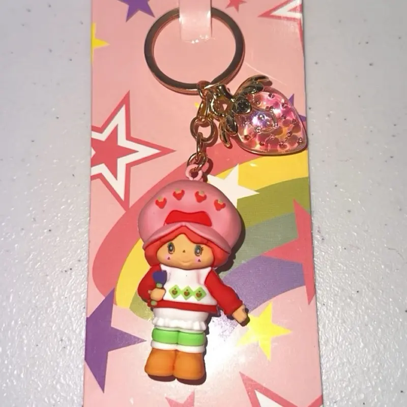 Strawberry Fruit-Shaped Resin Keychains - Clip-On Fantasy-Inspired Bag Charm Keychains, Cute Mini Backpack Decor, Kids' Gift, Clip-On Keychain Keychains