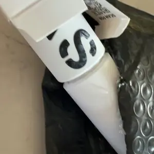 Product Review of BASED Hair Texture Powder | Instant Volume & Texture | Lightweight, Matte Finish | Simple, Effective, BASED. from B**h K**r P**n