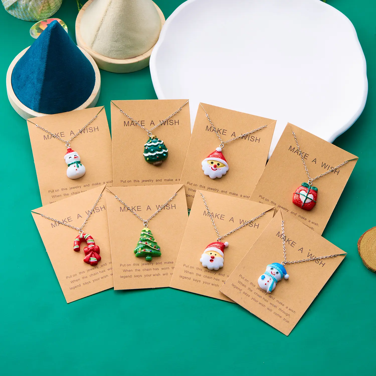 New Trendy Christmas Necklace for Women Girls Resin Cartoon Santa Claus Snowman Xmas Tree Pendant Clavicle Choker Party Gifts