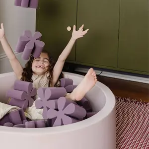 SMOL Foam Pit with Daisy Foam - 30pc