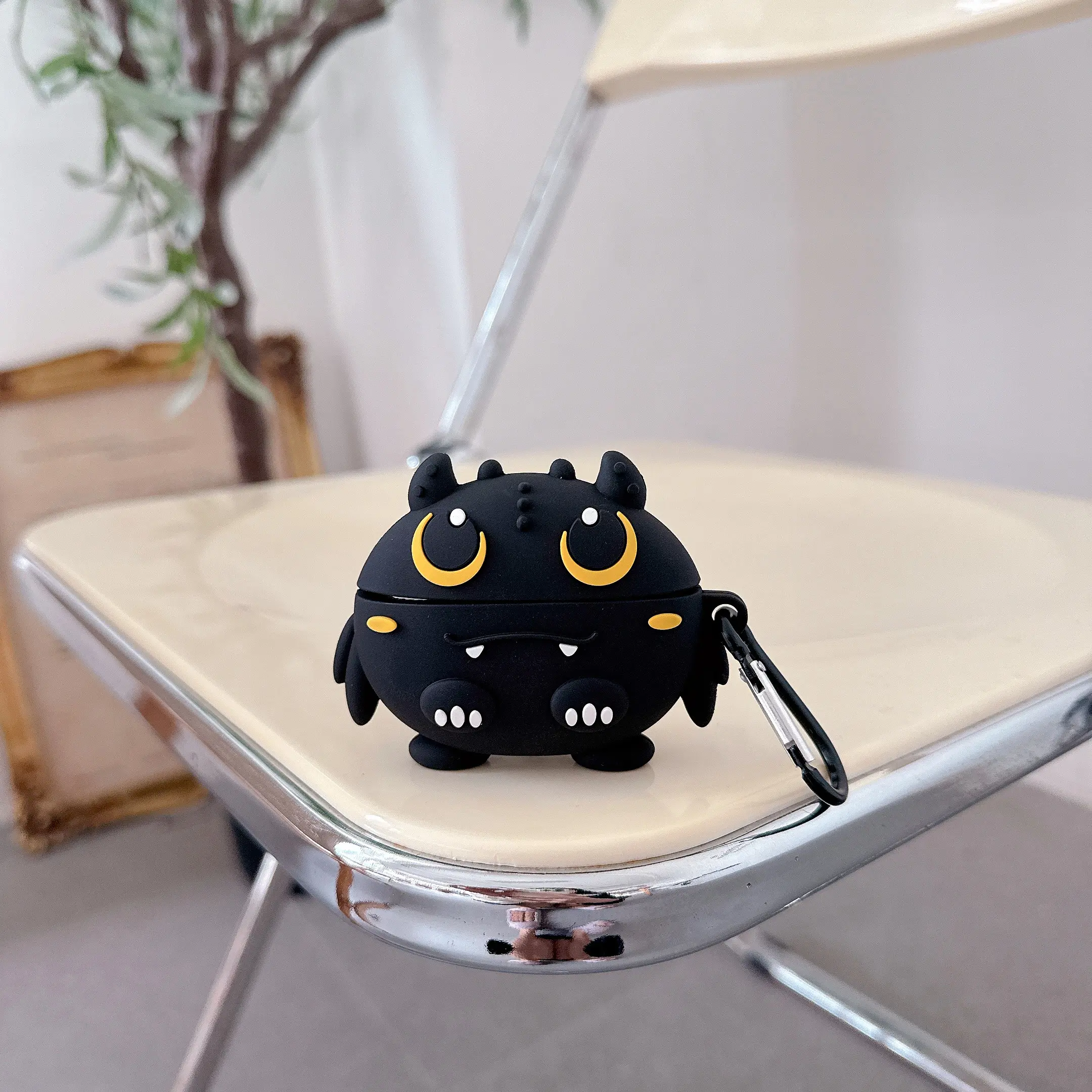 1 Toothless headphone case,Cute wireless Bluetooth earphone case, drop resistant, durable and stylish accessory, suitable for AirPods pro3/1/2/3/4/pro/pro2(Different models may have different shapes)
