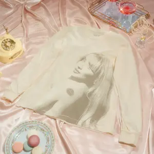 short n' sweet long sleeve tee