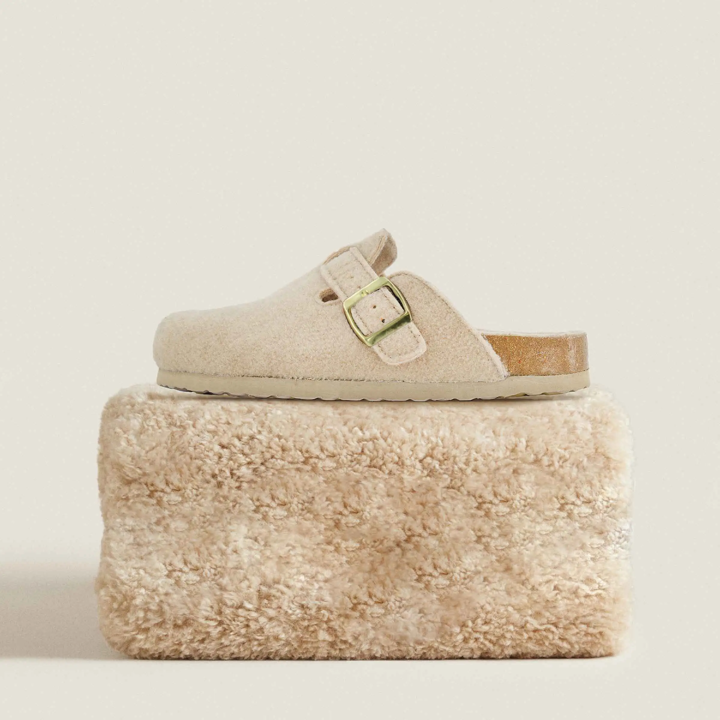 Cushionaire Women's Hana Cork Footbed Clog Wools