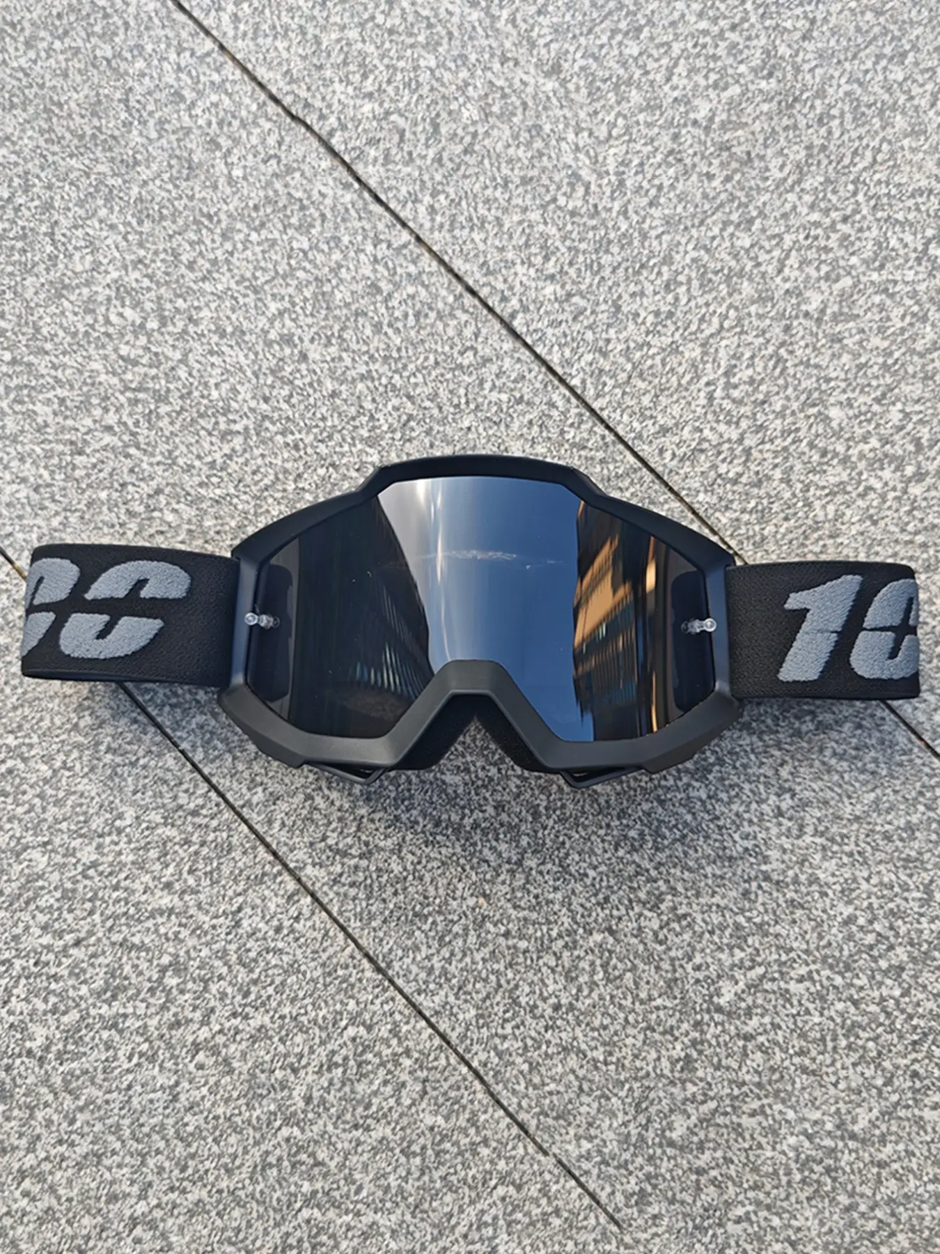 Fashionable sports ski goggles, TPU material adjustable in multiple colors, suitable for both men and women, windproof and dustproof riding glasses for snowboarding, bicycle sun visors, sports sunglasses, motorcycle rider specific equipment