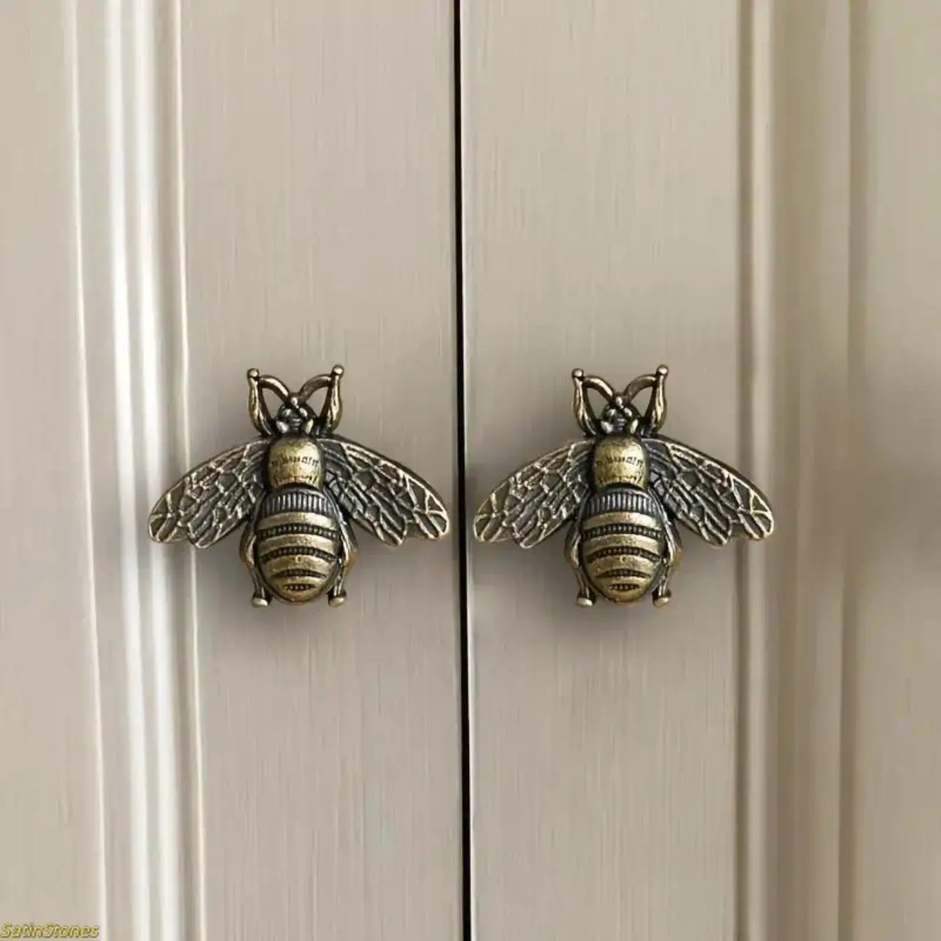 Cabinet Knobs And Drawer Pulls, Retro Home Furniture Hardware Accessory, Vintage Bee Honeycomb Decorative Knobs With Durable Zinc Alloy Material Design, Exquisite Striped Hardware Six Piece Set for Kitchen Cupboard And Home Furniture Decor