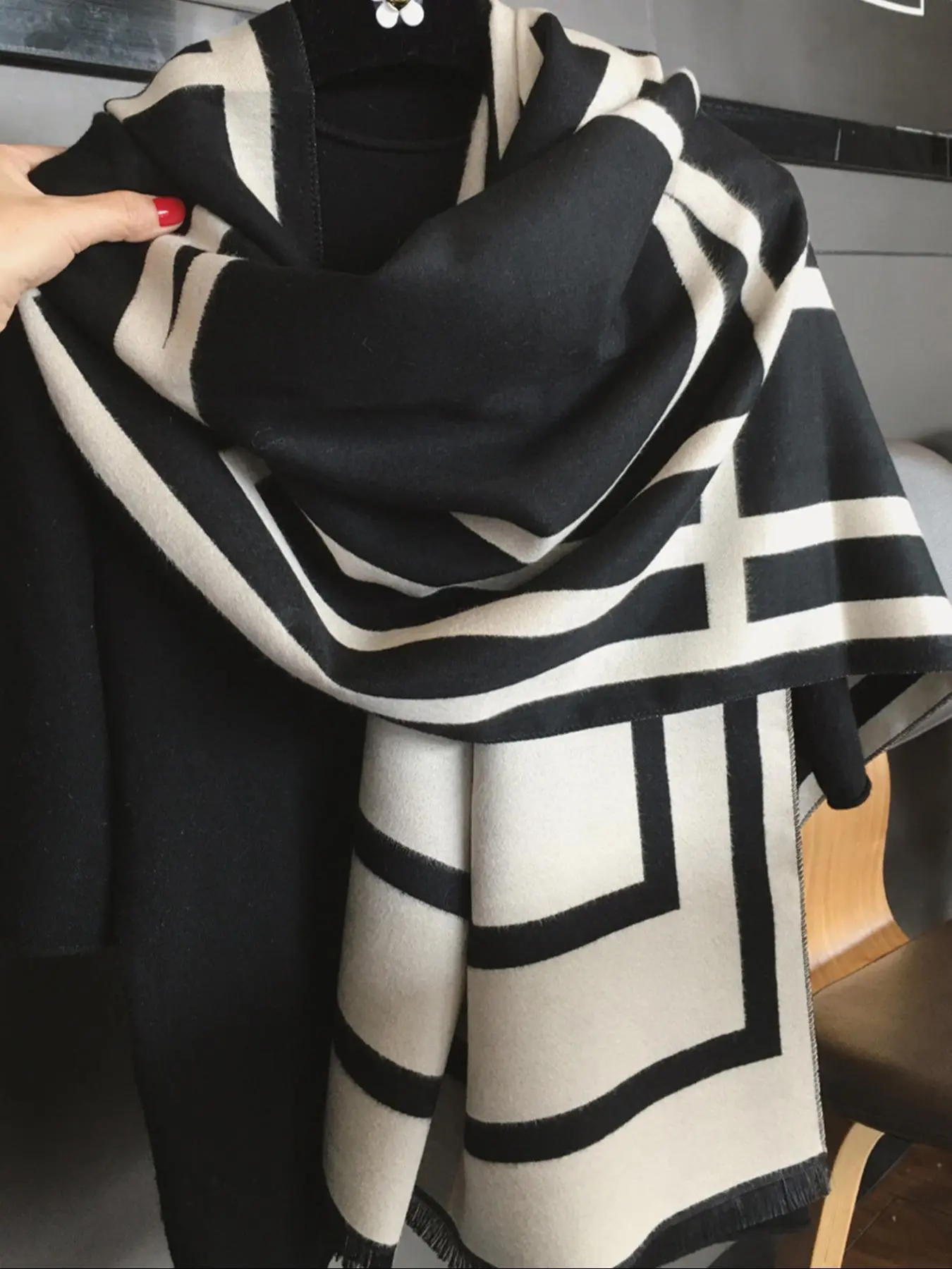 Women's Colorblock Striped Print Scarf, Casual Soft Warm Fashion Neck Shawl for Fall & Winter, Fashion Accessories for Daily Wear