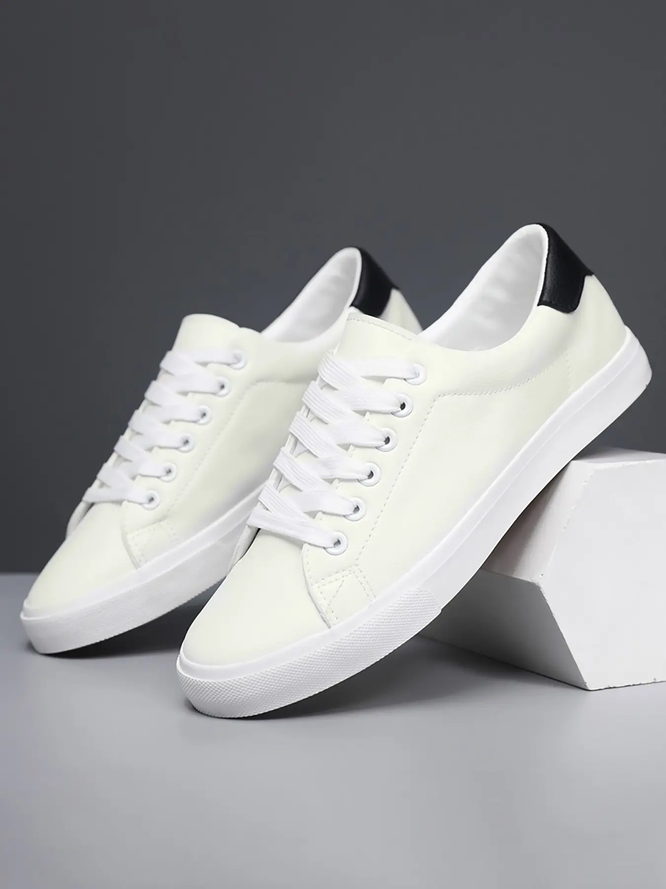 Men's Sporty Lace Up Low Top Sneakers, 2024 New Style Casual Comfortable Breathable Skate Shoes for Men, Fashionable Sneakers for Daily Wear, Sneakers for Spring, Trendy Sneakers, Stylish Sneakers, Fashion Footwear Sneakers