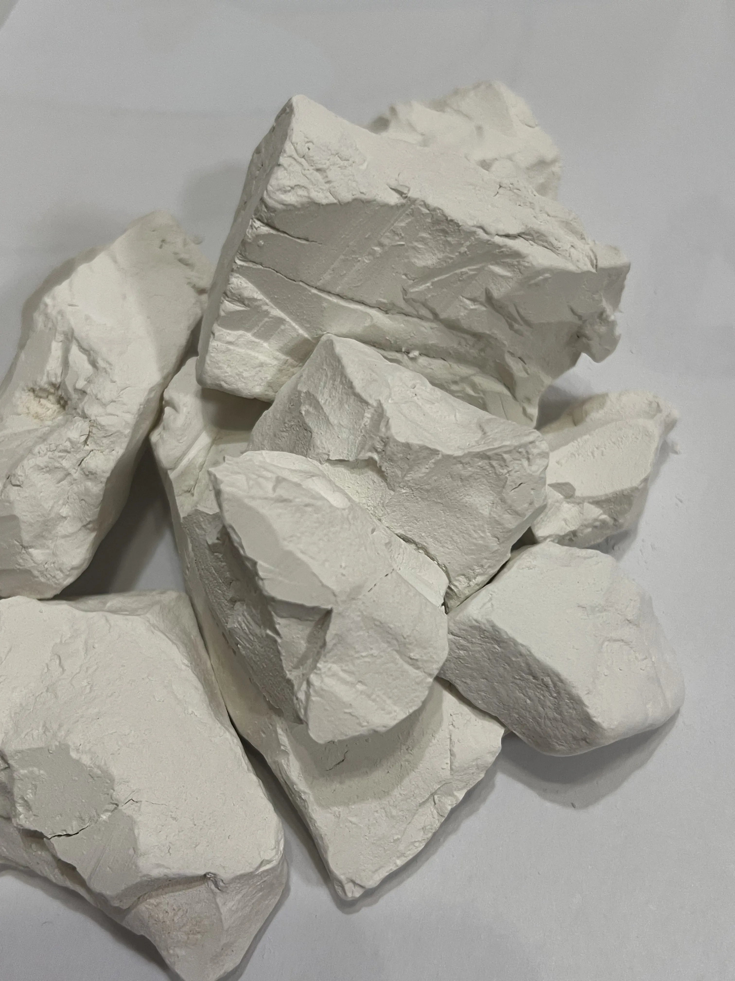 Natural Crisp White Kaolin Clay, Cosmetic & Edible Grade, Slightly Sticky Raw Clay Chunks, 7 oz (200g)