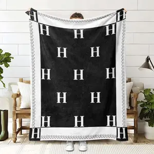 H Letter Pattern Blanket, 1 Count Soft Comfortable Warm Throw, Cool Bedroom Bedding Blankets for Home Office Travel Camping, Letter Print Blanket