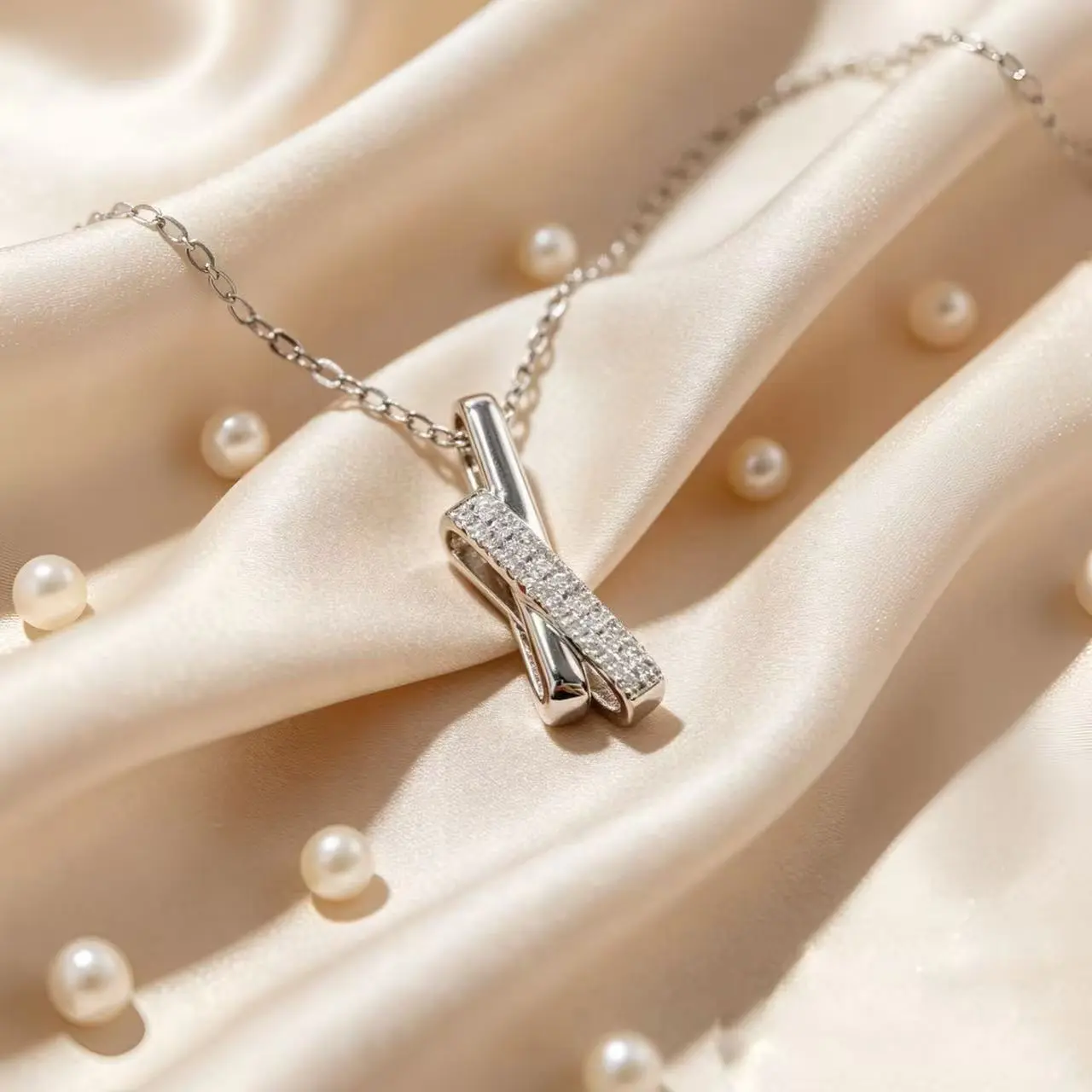 Female Casual Minimalist S925 Silver Lab-Grown Diamond Collar Necklace - 0.25 Carat, Modern Geometric Interwoven Design, Daily, Diamond Setting