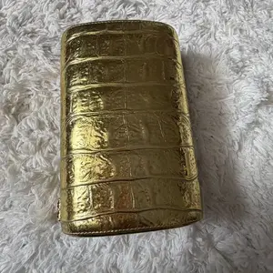 Pre-owned CHANEL Croc Clutches & Wristlets metallic gold leather 19A NEW YORK BOX MINAUDIERE Bag
