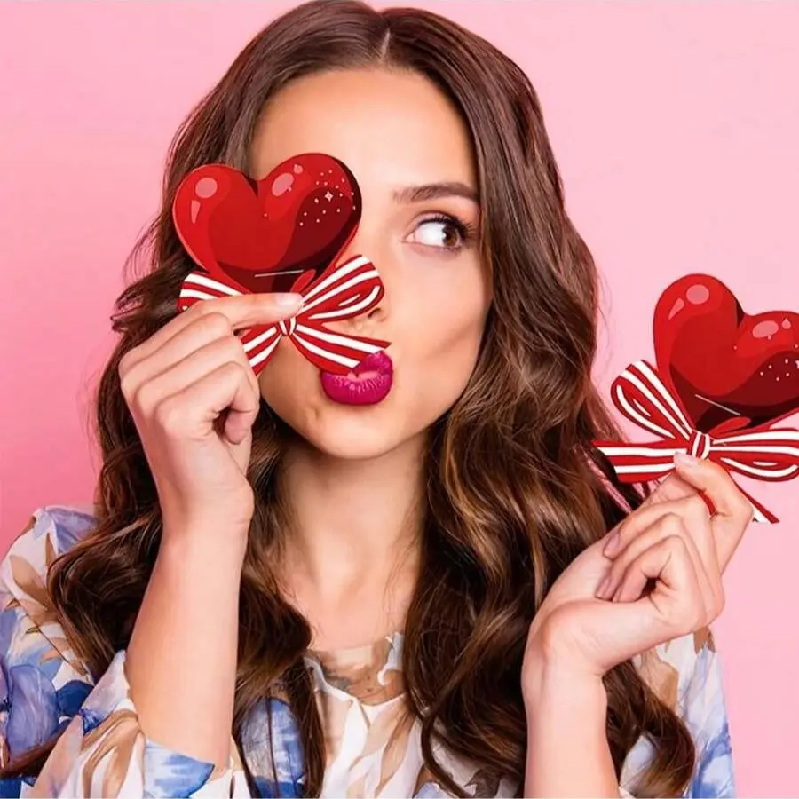 50pcs Charming Striped Heart-Shaped Universal Lollipop Card Carriers with Bow - Red Home & Festive Supplies for Valentine’s Day, Anniversary, Birthday, Tabletop Centerpieces, Gift Decoration, Dessert Tables