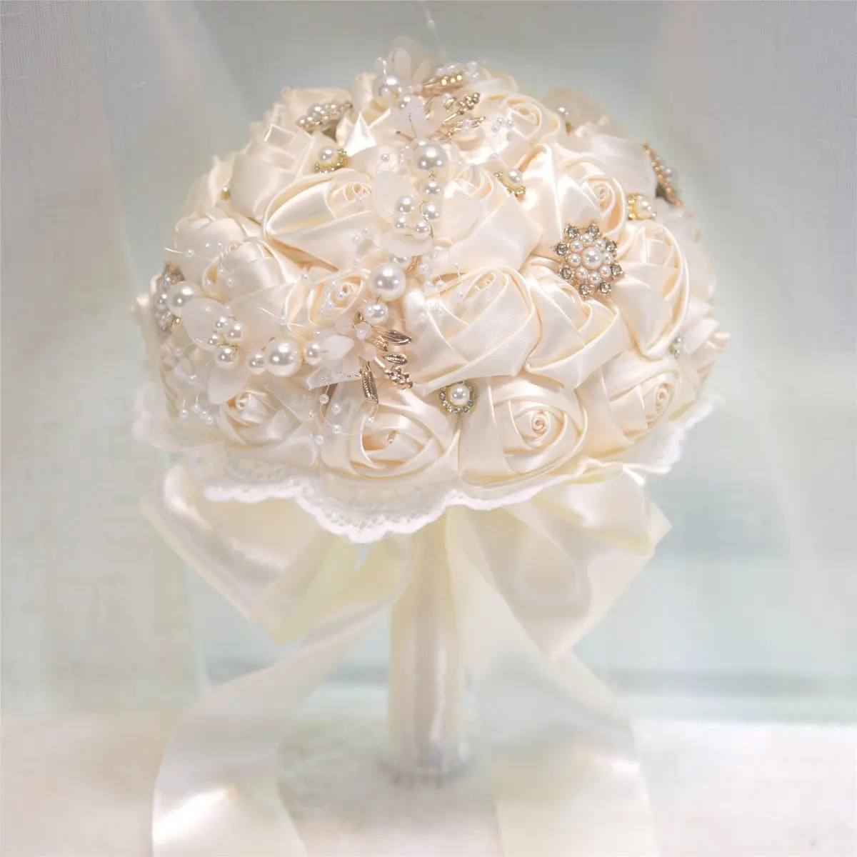Vintage Round Shape Faux Pearls, Lace & Faux Rose Wedding Bouquet - Satin Ribbon Bridesmaid Handheld Bouquet with Shiny Smooth Crystal Brooch, Decorative Photoready Sparkle Wedding Supply (Home & Festive Party Decor), Floral