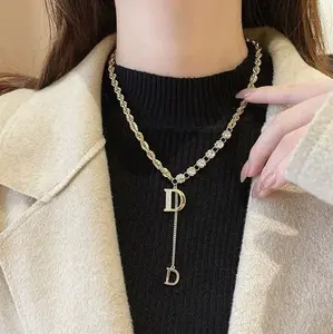 Pullable long necklace light luxury niche 2026 new design sense premium collarbone chain neck chain trendy sweater chain women