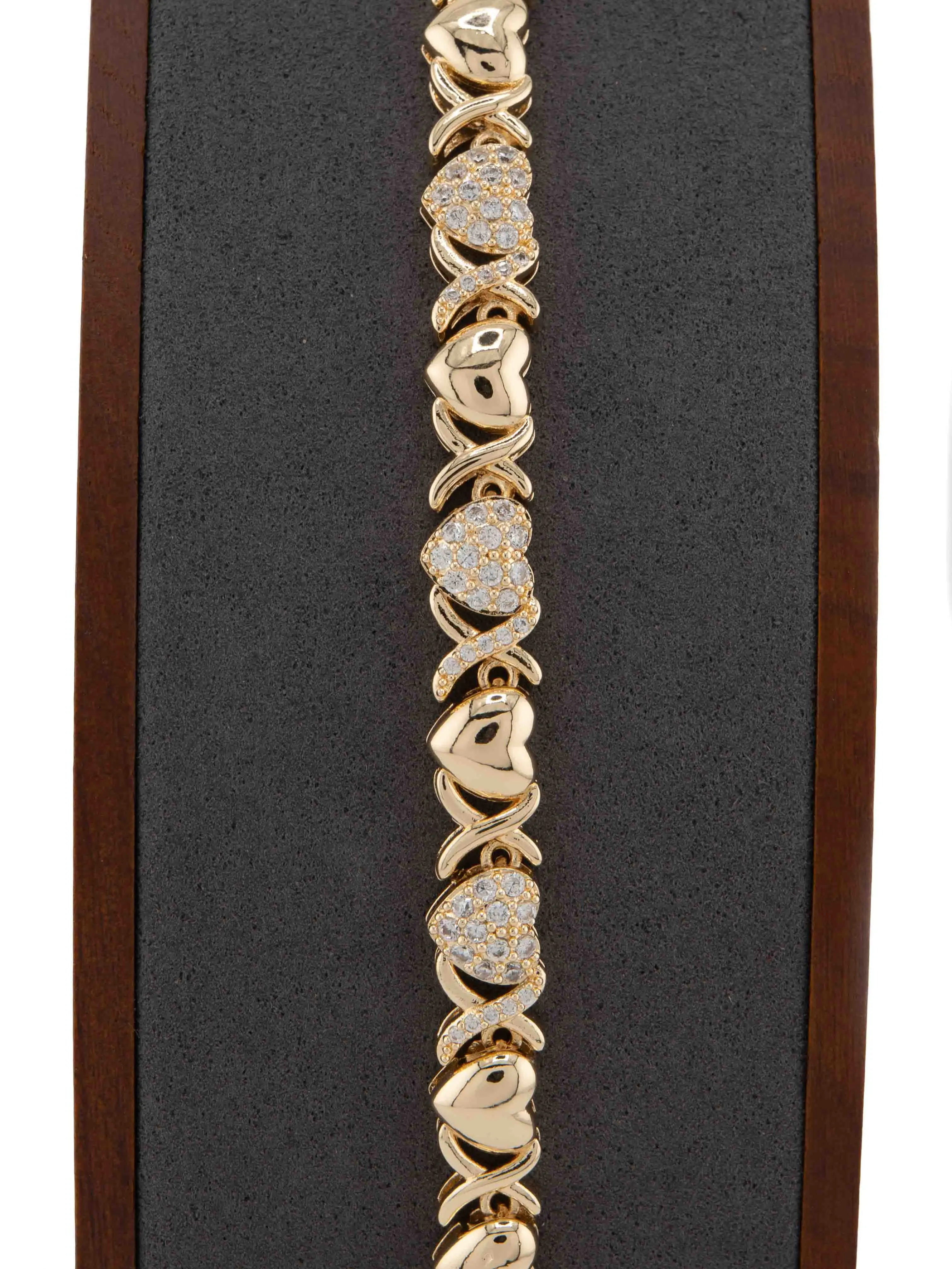 Dainty Gold-Plated 7-in Hearts Bangle - Rhinestones Decor, Bling Effect, Default Size, Comfortable Fit, Versatile Classic Design, Easy Wear, Casual Wear Gold Aesthetic Costume Jewelry Bracelet for Daily Occasions (Fashion Bracelets & Bangles)