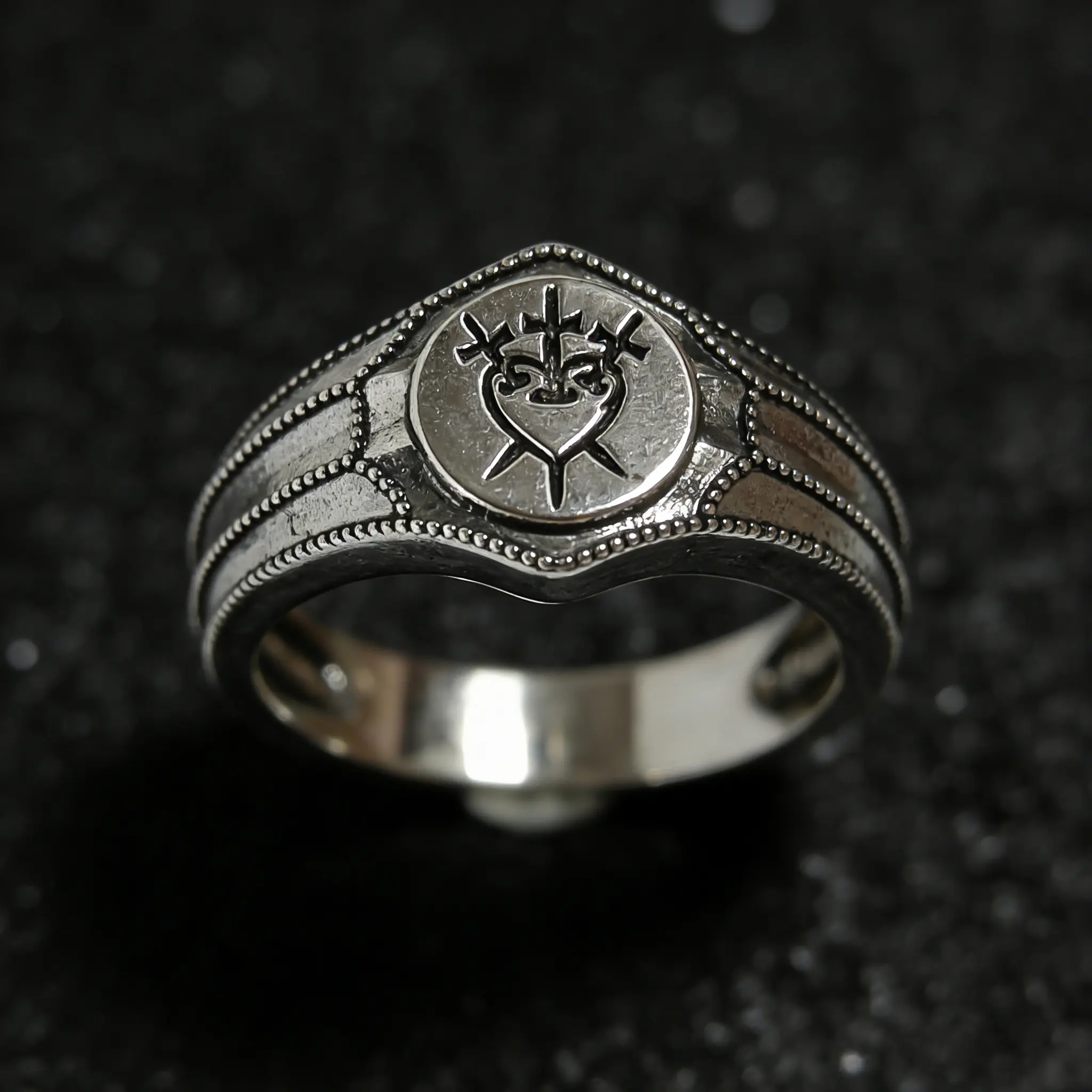 Vintage Gothic Metal Coating Seal Ring - Sacred Heart Graphic, Geometric Double-Layered Beads Edges, Dark Punk Style, Everyday Niche Light Luxury Fashion Costume Jewelry Accessory