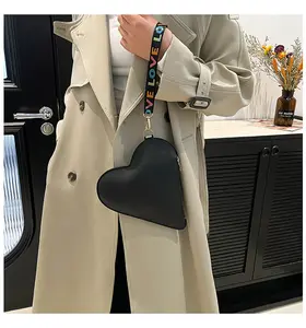 Small niche design, caring new style, high aesthetic value, popular change bag, handbag trend