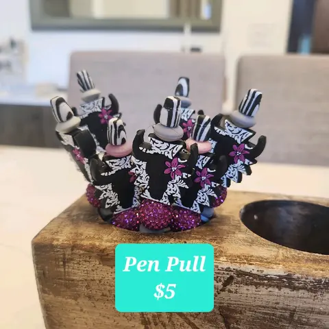 $4 Live Pen Pull