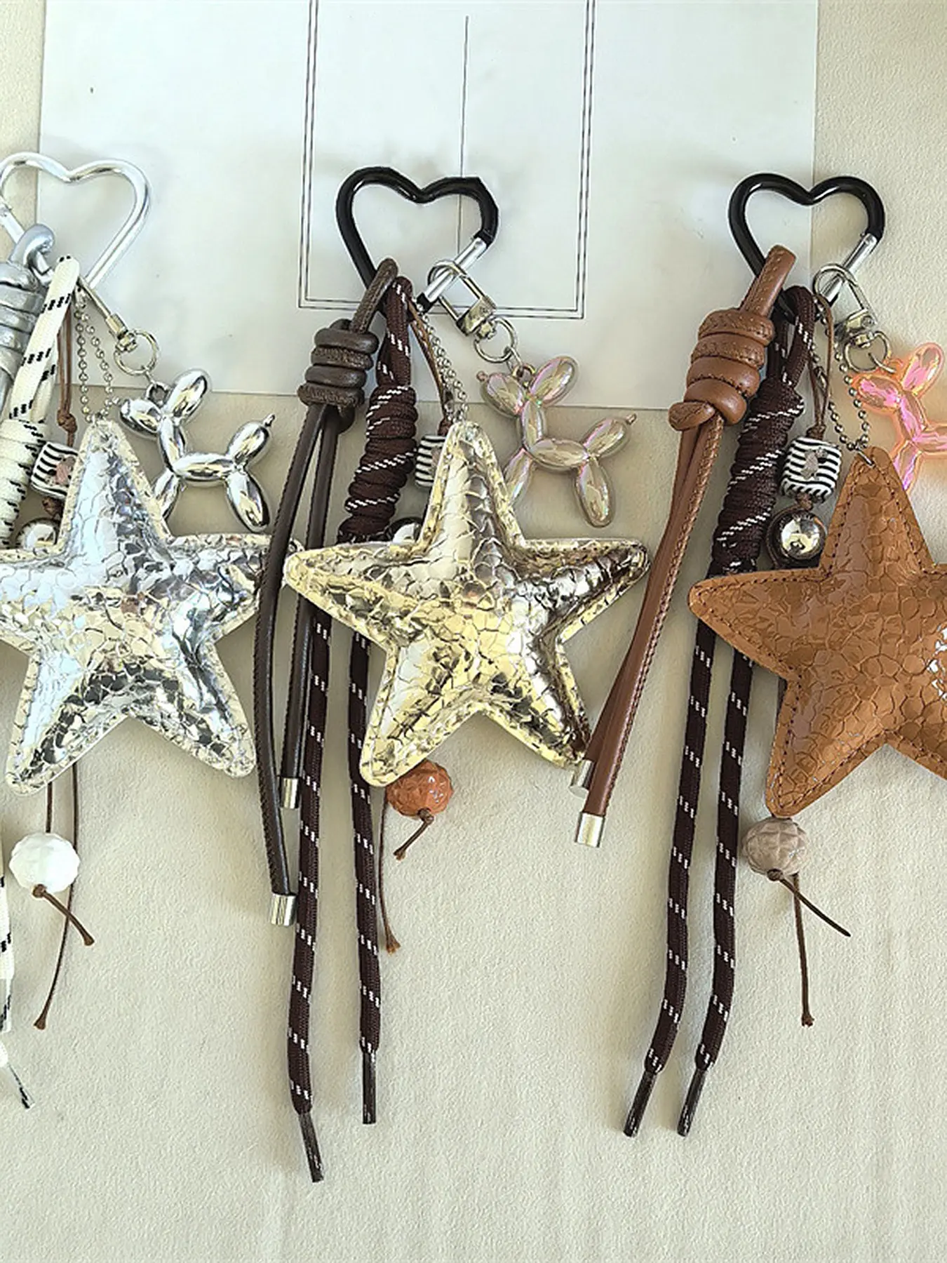 Sweet and cool retro star tassel pendant, niche design unique pendant, lightweight and easy to carry, can be used as a bag hanging accessory, keychain, Aesthetic keychain, suitable for commuting, shopping, parties, dates, Keychain For Bags