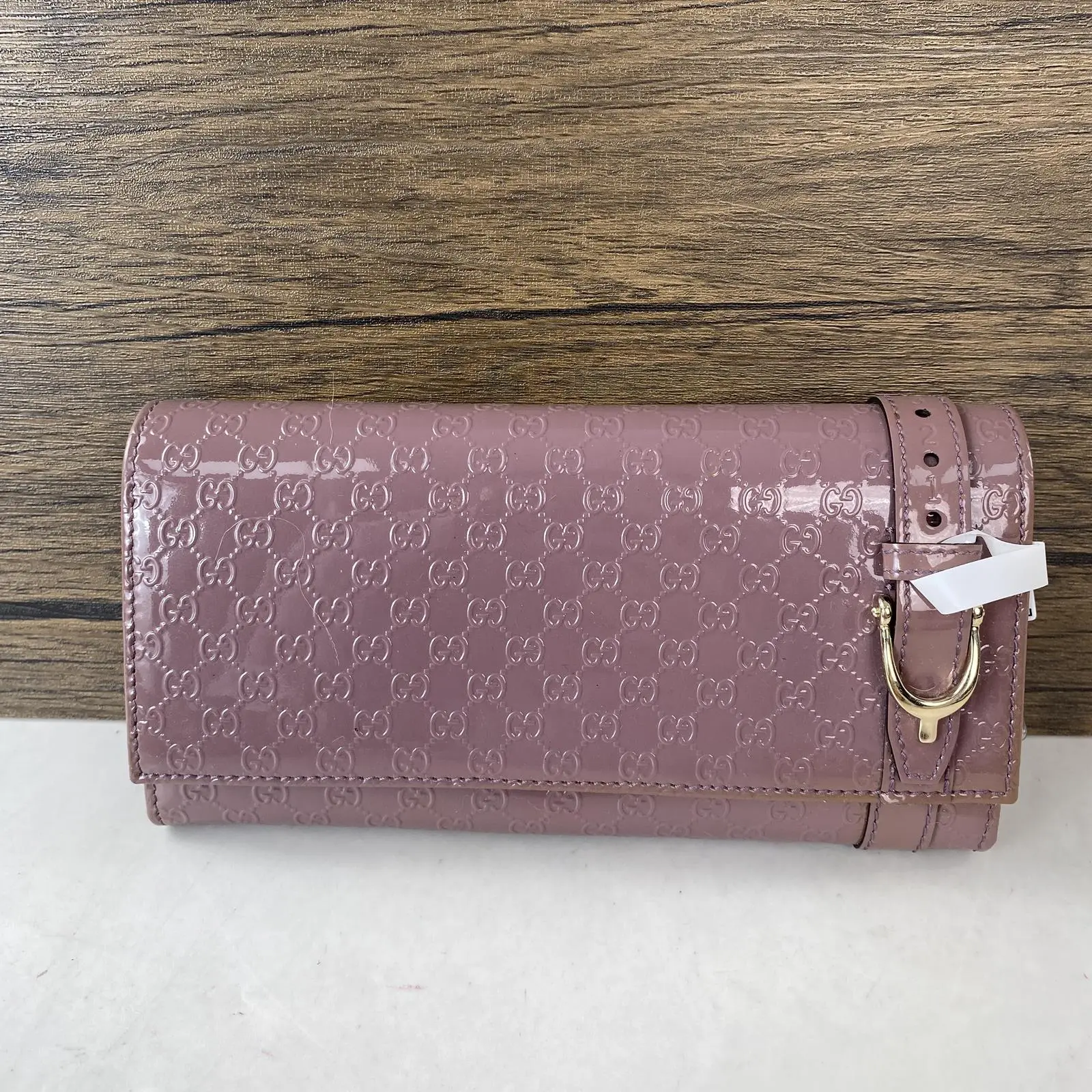 Pre-owned GUCCI Patent leather with gold-tone metal hardware Small Leather Goods light purple patent leather long wallet with GG embossing and horsebit detail.+little chain++
