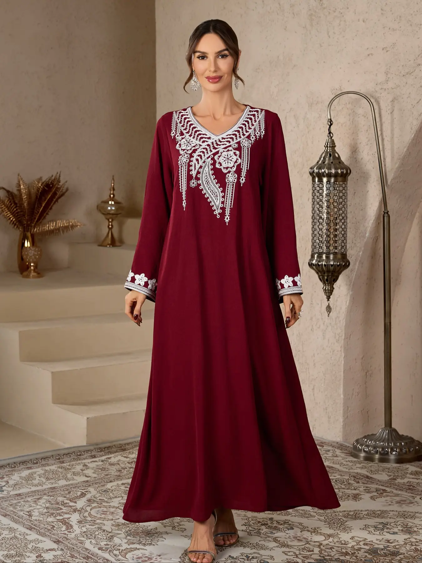 Elegant Muslim Women's Robe Islamic Abaya Elegant Islamic Clothing with Delicate Embroidery, Loose-Fitting Ethnic Pattern, Suitable for All Seasons, Stylish and Comfortable, Loose Abayas