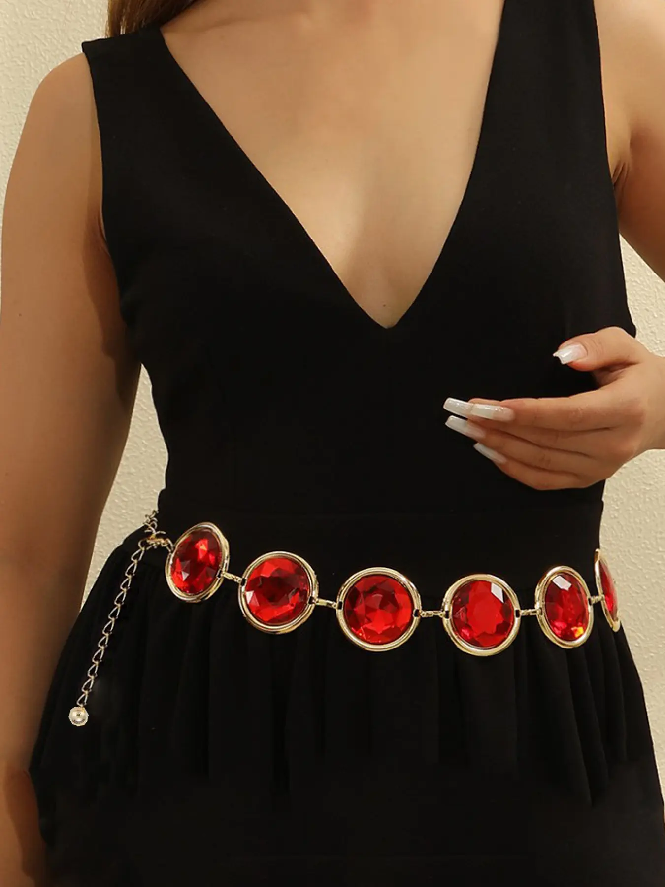 Fashion Red Gem Waist Belt Women Waist Chains with Big Round Acrylic Rhinestones Trendy Belt for Cosplay Accessories Halloween Party Daily Decor Statement Chain Belts Costume Waist Belt