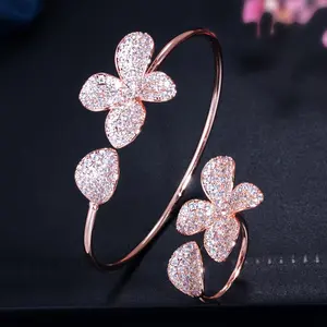 2pcs Shiny Inlaid White Zirconia Rose Flower and Leaf Open Adjustable Women'S Bracelet and Set Suitable for Women'S Banquet Jewelry Set