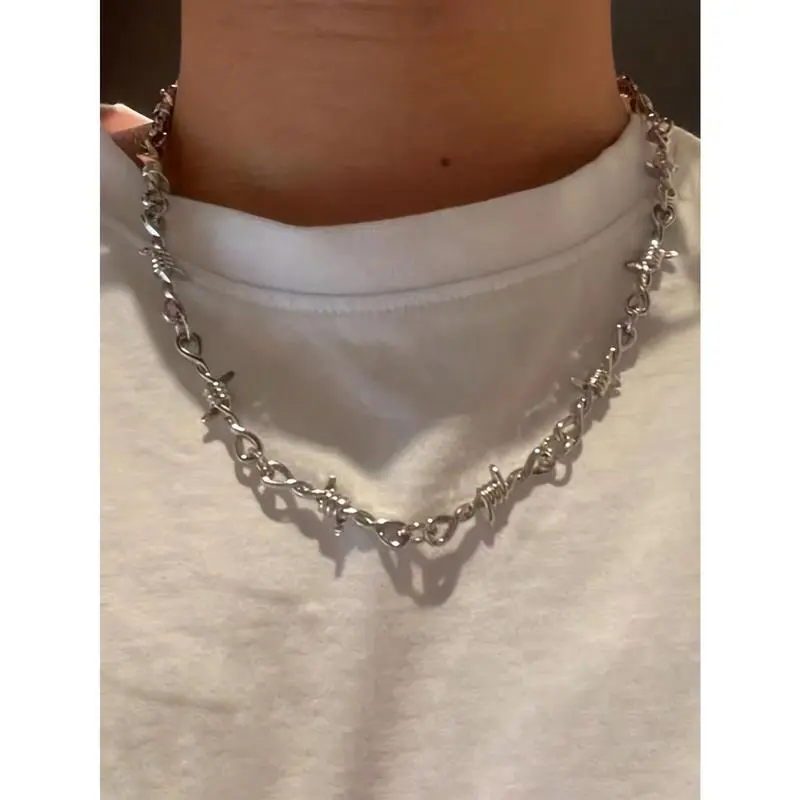 ZZHS 1pc Niche Retro Thorn Necklace, Thorn Clavicle Chain National Fashion Pants Chain, Hip-Hop Street Cool Punk Necklace For Men And Women