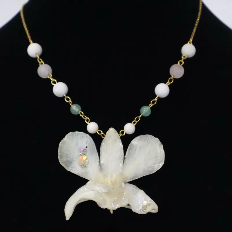 Serenity- collar de orquídea natural