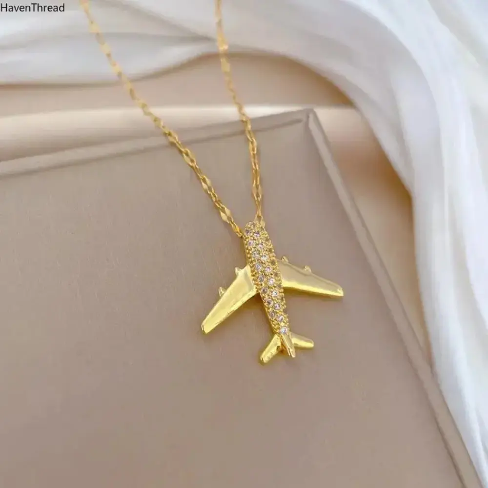 Women's Starry Sky Airplane Bling Pendant Necklace - Gold Statement Chain, Gold Plated Jewelry, Fashionable Accessory for Sports & Outdoor Enthusiasts, Fashionable Jewelry Accessories, Rhinestone, Female, Metal, Eye