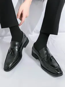 Men's Business Fashion Tassel Decorated Slip-on Loafers, Casual Comfortable Breathable Loafers for Work Office, Male All-match Round Toe Shoes for Daily Wear, Round Toe Footwear
