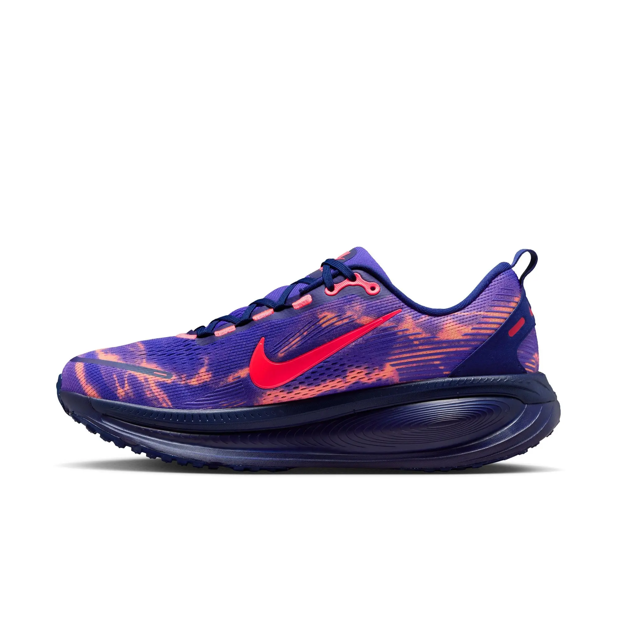 NIKE Vomero 18 Men's Running Shoes, Printed Engineered Mesh Upper, Max Cushioned with ZoomX Foam for Highest Energy Return, Lightweight Active Casual Trainers, High-Abrasion Rubber, Durable Traction, Full-Length