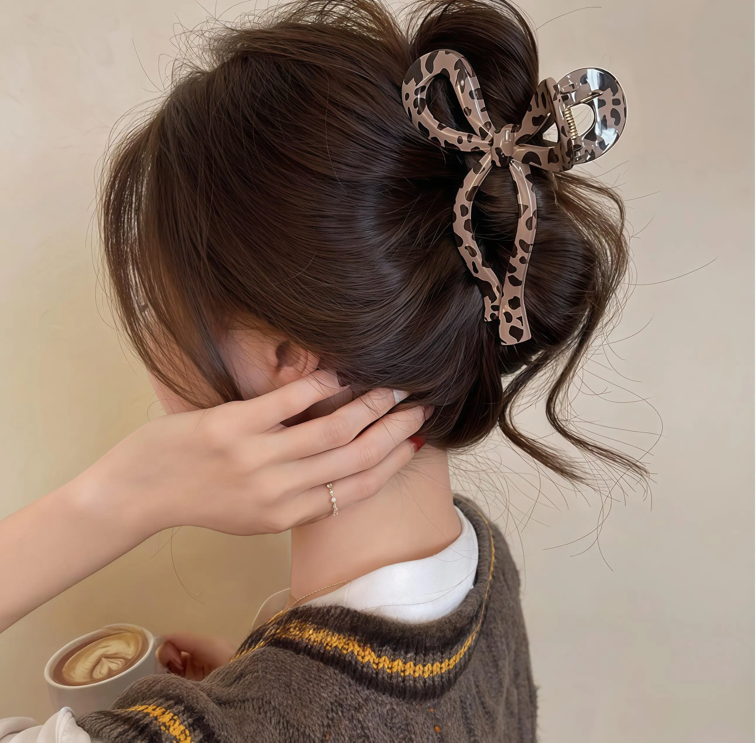 4pcs Leopard Print Hair Claw Clips, Large Bow & Rectangle Non-Slip Jaw Clips, Vintage Strong Hold Claw Clips for Thick Hair, Fall/Winter Hair Accessories