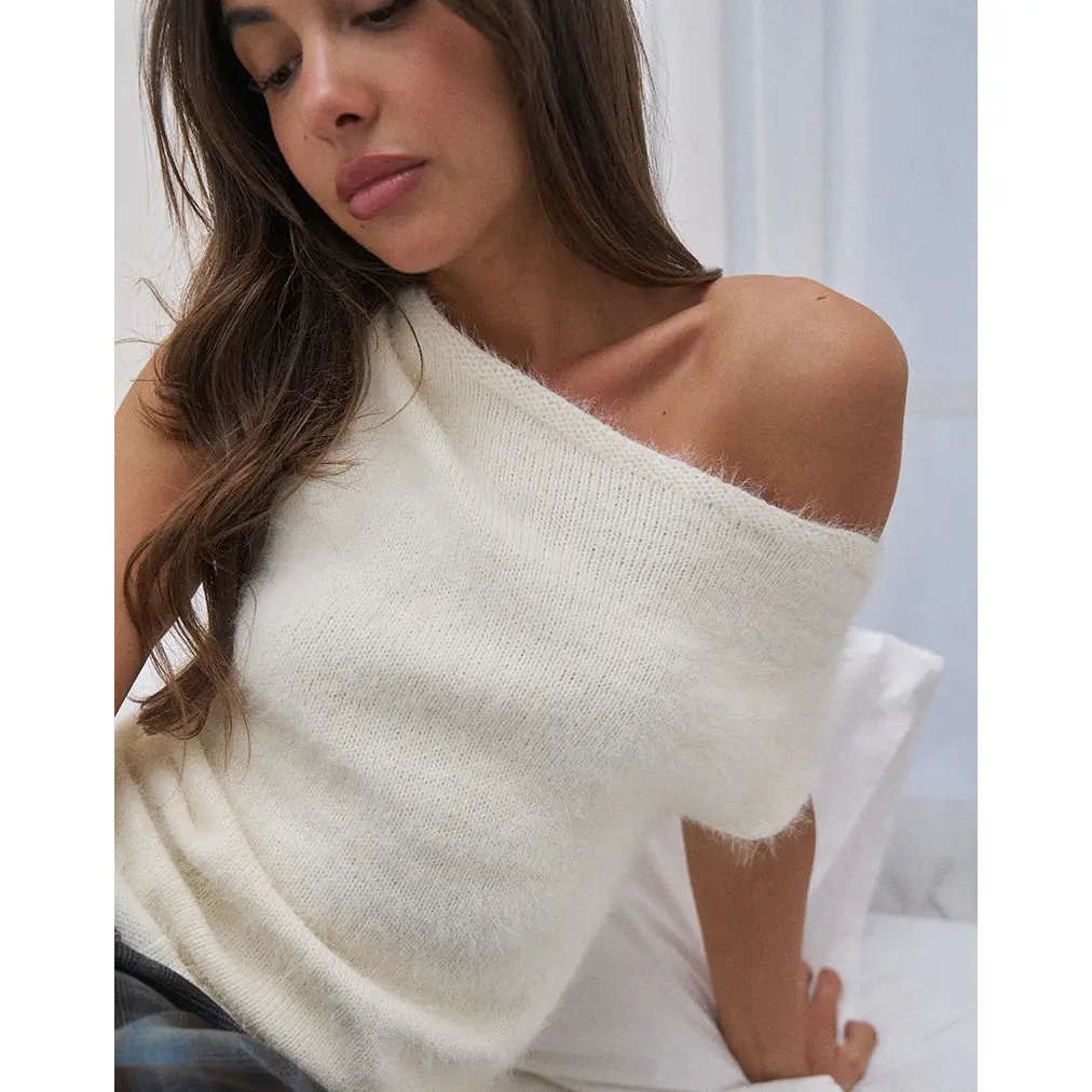 Calyce Top in Fluffy Knit Cream