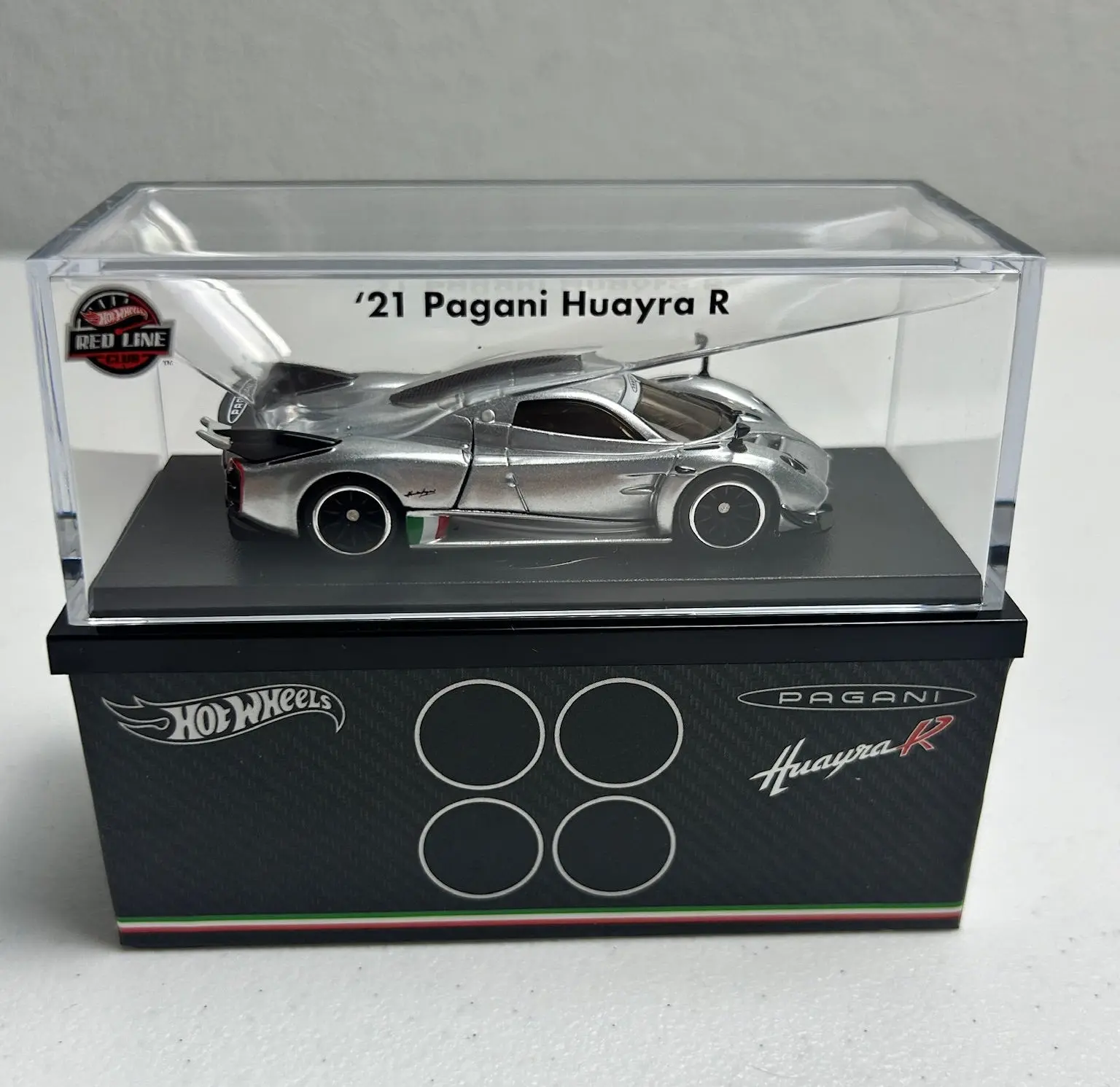 Hot Wheels 1:64 RLC 2021 Pagani Huayra R